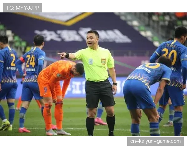 第四官员在比赛中承担哪些关键职责与判罚辅助作用